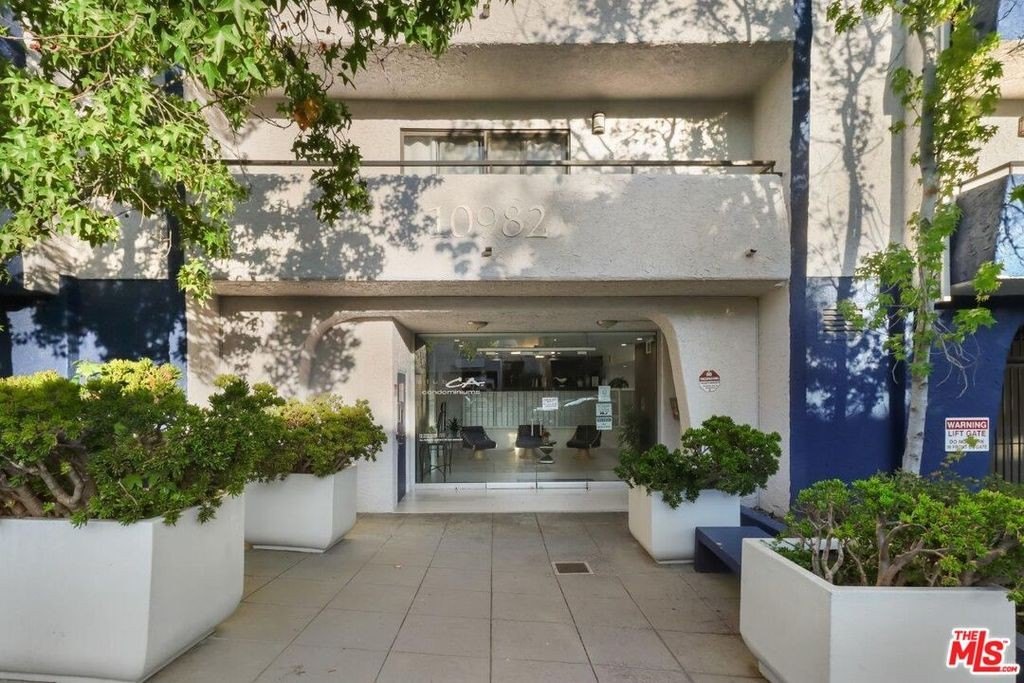 Exterior of 10982 Roebling Ave at 10982 Roebling Ave, Los Angeles