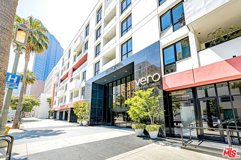 Exterior of 1234 Wilshire Blvd at 1234 Wilshire Blvd, Los Angeles