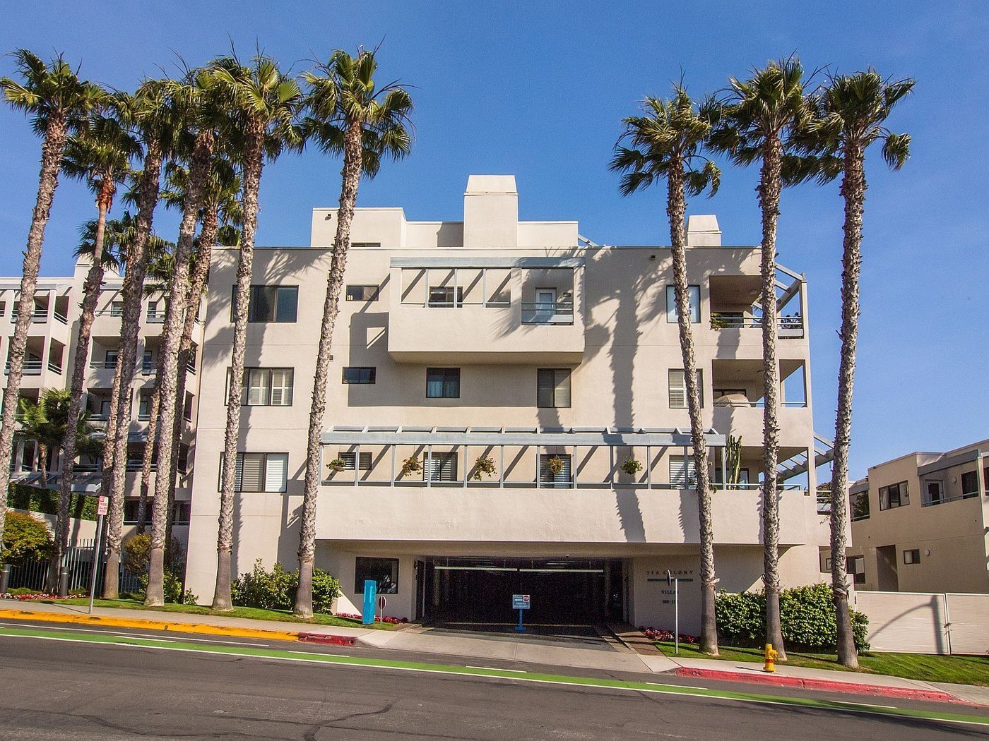 Exterior of 150 Ocean Park Blvd at 150 Ocean Park Blvd, Santa Monica