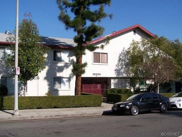 Exterior of 18555 Collins St at 18555 Collins St, Los Angeles