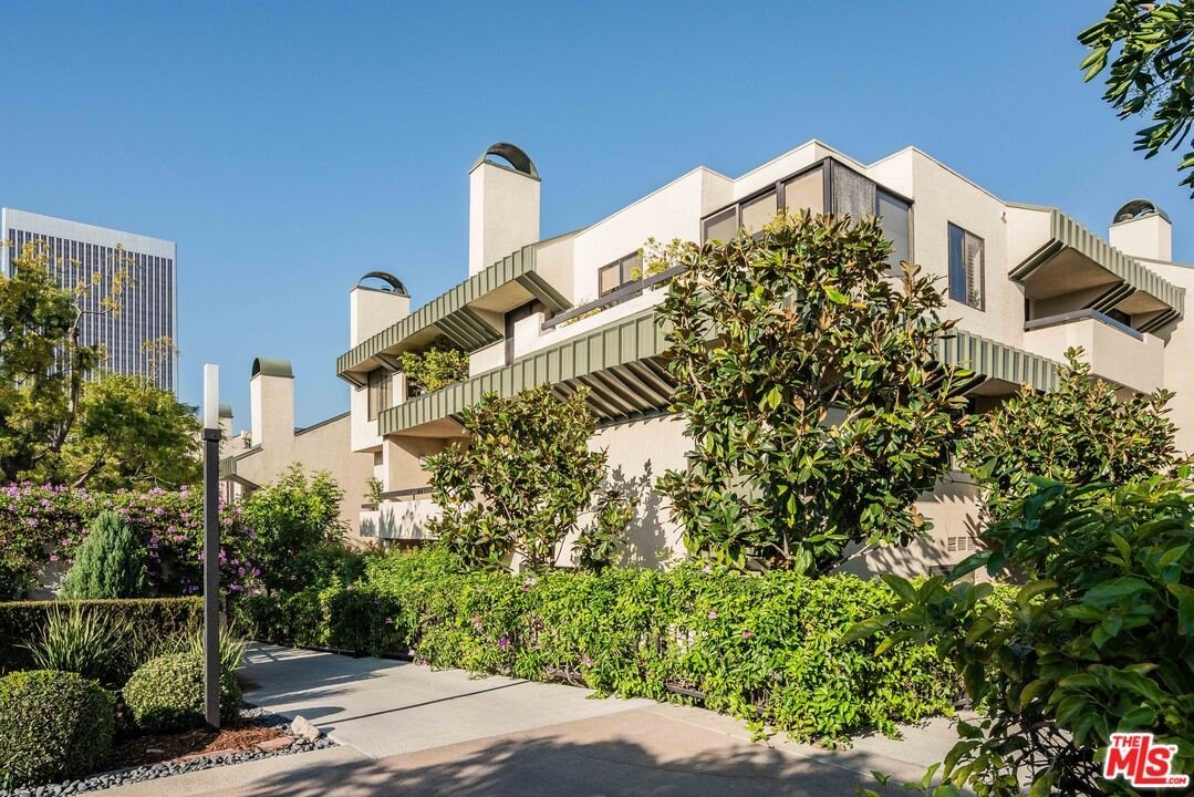 Exterior of the Century Hill condominium complex, Los Angeles