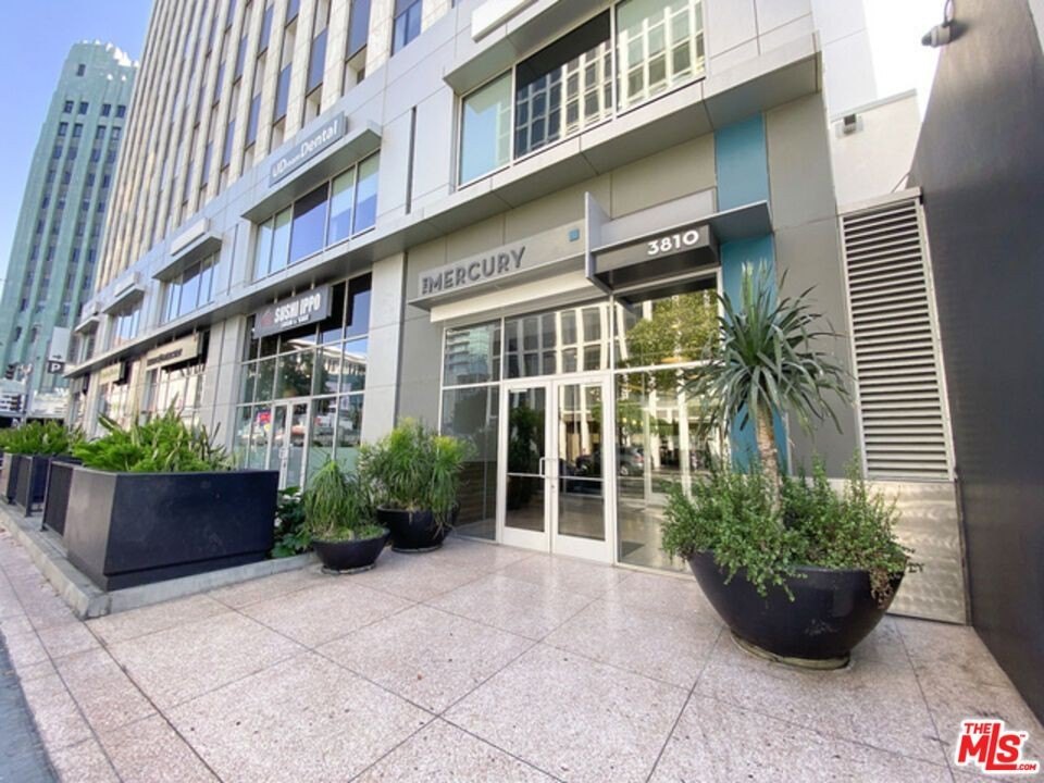Exterior of 3810 Wilshire Blvd at 3810 Wilshire Blvd, Los Angeles
