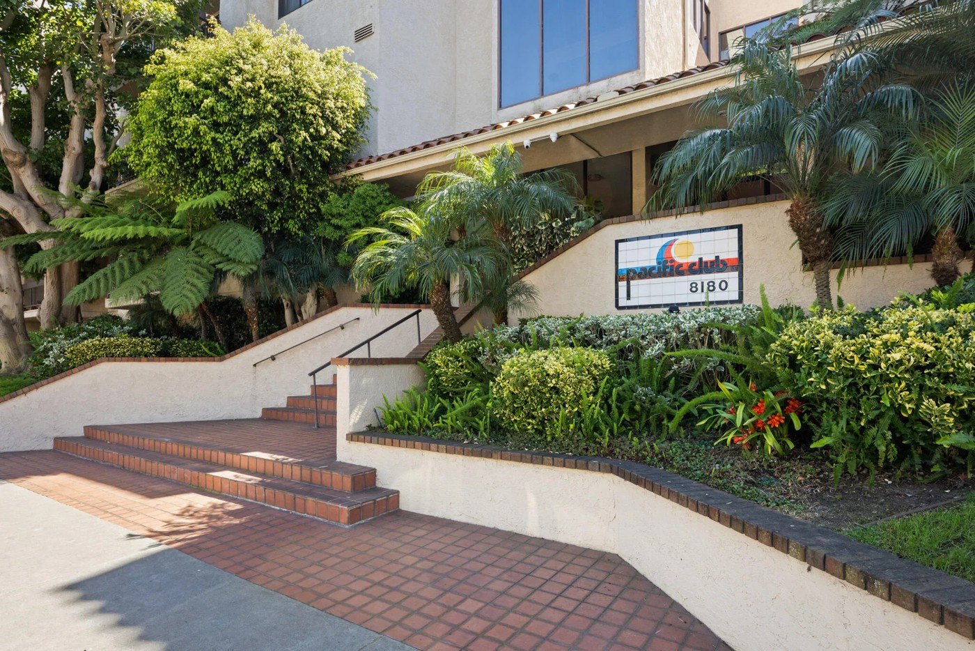 Exterior of 8180 Manitoba St at 8180 Manitoba St, Los Angeles