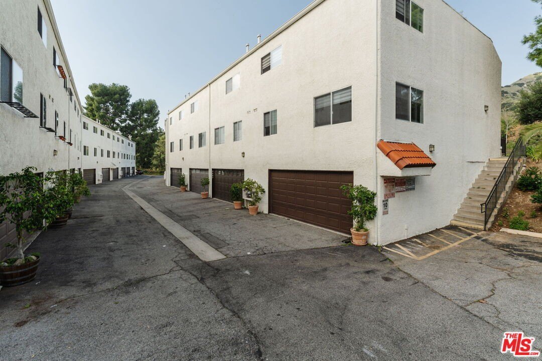 Exterior of Cabrini Villas at 9405 Via Yolanda, Los Angeles