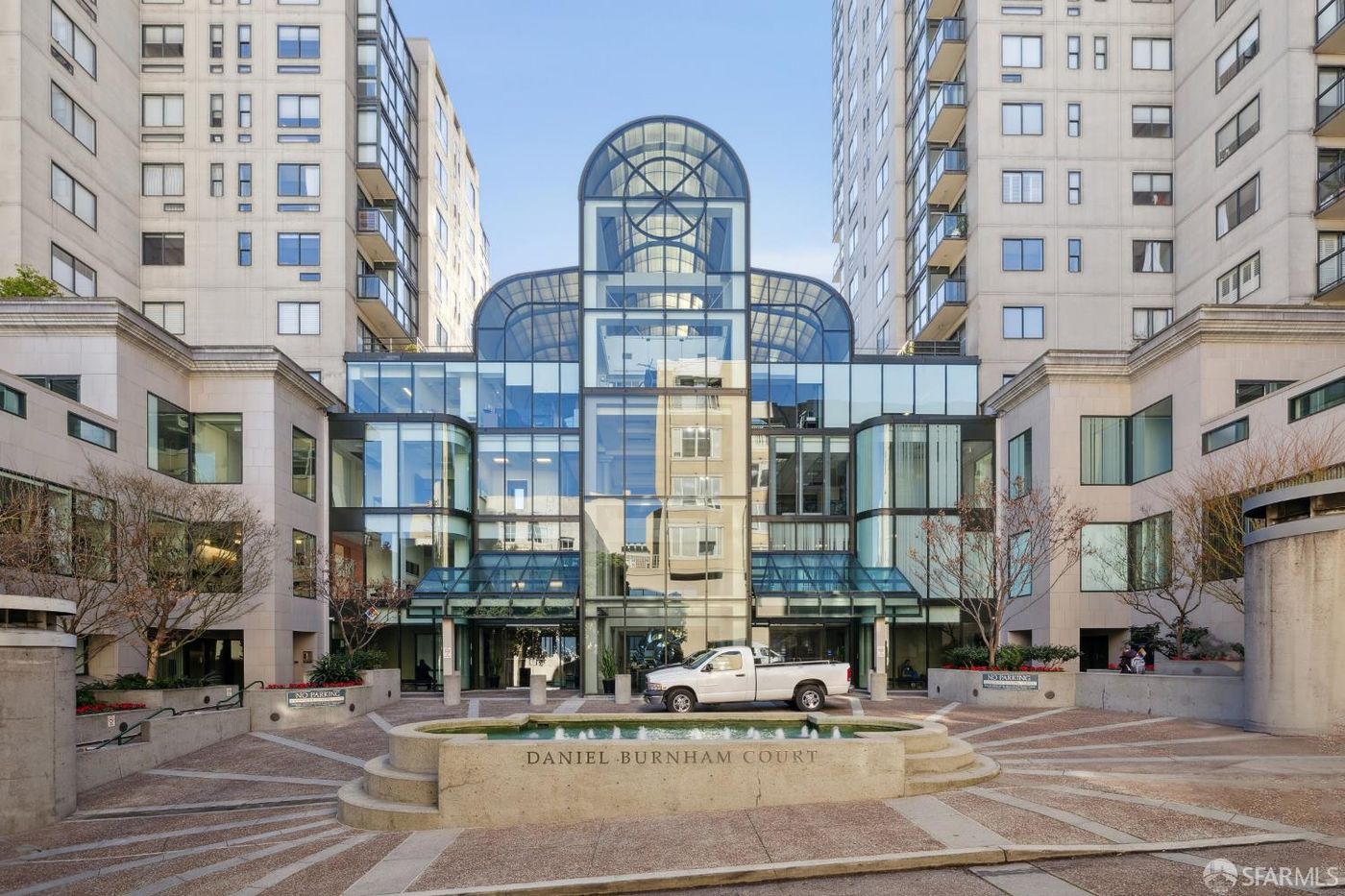 Entrance courtyard at 1 Daniel Burnham Court, San Francisco