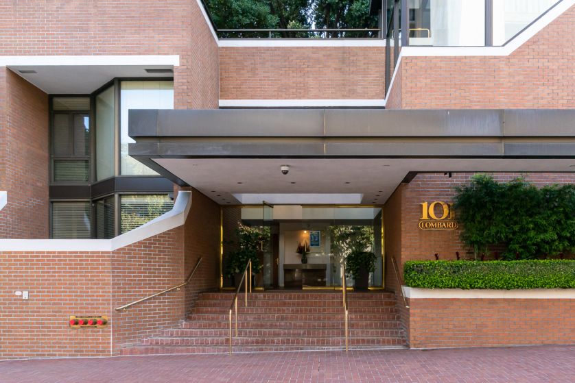 Entrance at 101 Lombard Street, San Francisco