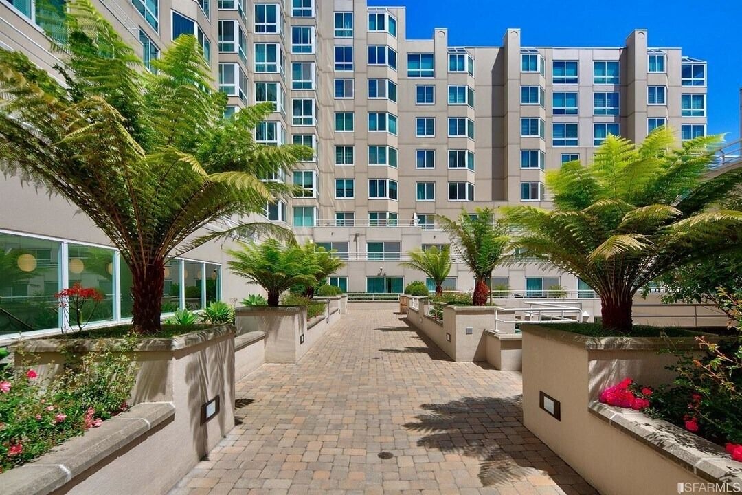 Courtyard at Parc Telegraph, 111 Chestnut Street, San Francisco
